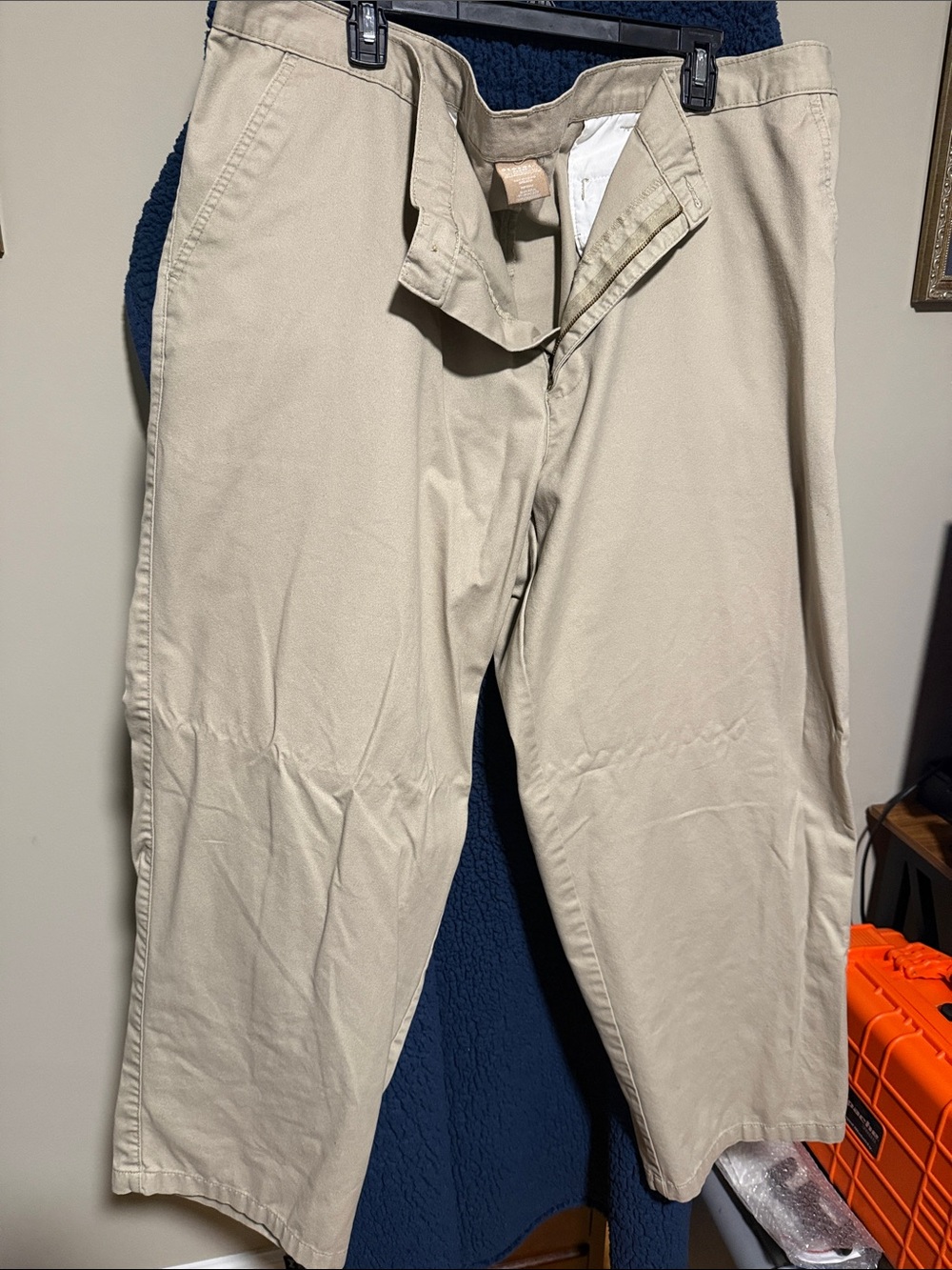 Men's Classic Khaki Chino Pants - Neutral Beige - Size 46 x 32 (148)